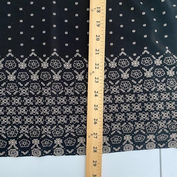 J Jill Black Ditsy Floral Bordered Hem Tunic Blouse Size XL Cotton Modal - Picture 9 of 10
